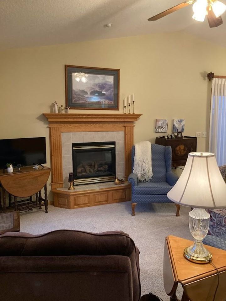 1619 Covey Dr - Photo 3 of 45