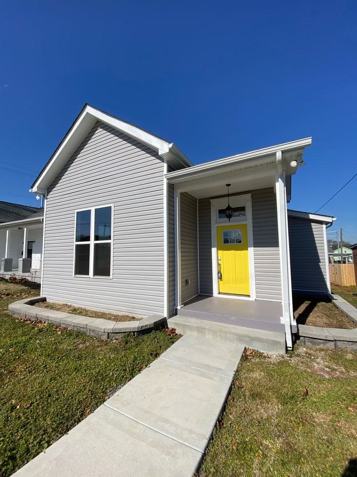 1612 Knowles St - Photo 4 of 35