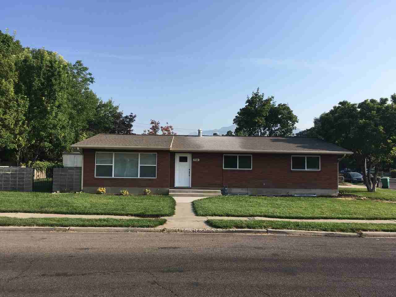 714 W 500 N - Photo 2 of 17