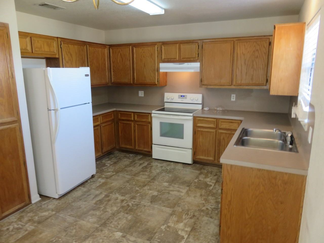 2608 Tortuga Ln - Photo 4 of 29