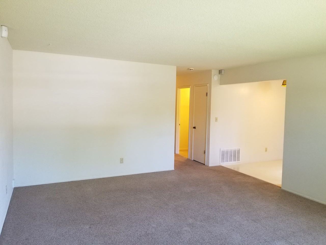 2312 Temple Dr - Photo 2 of 8