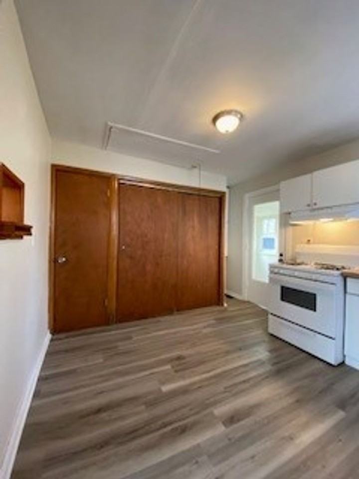 55363 Lexington Ave - Photo 6 of 21