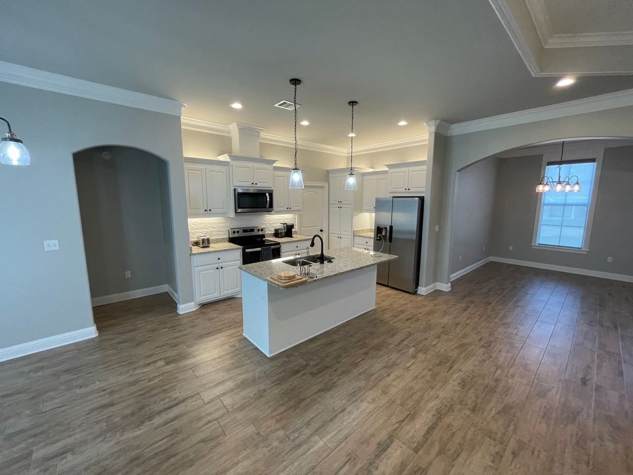 5225 Dalewood Dr - Photo 3 of 12
