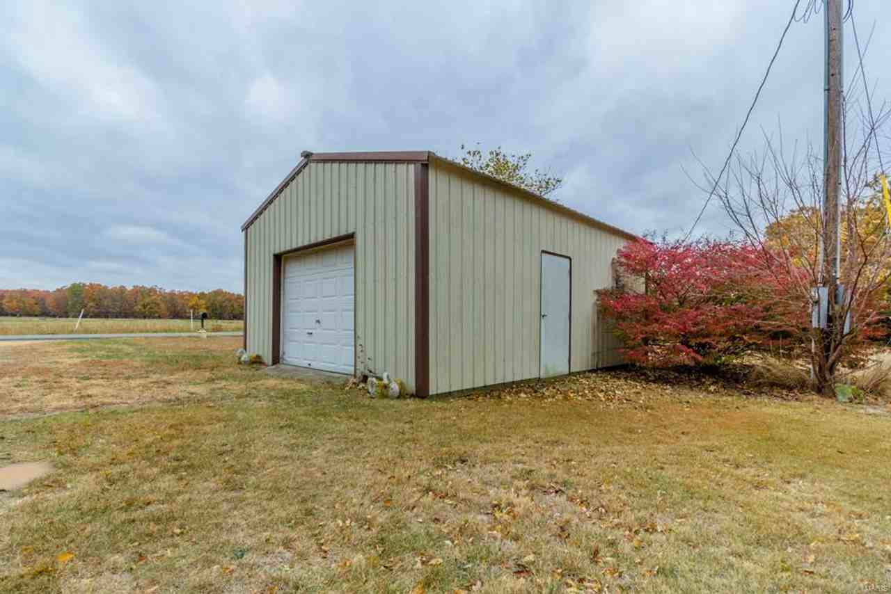 20303 Dove Rd - Photo 2 of 8