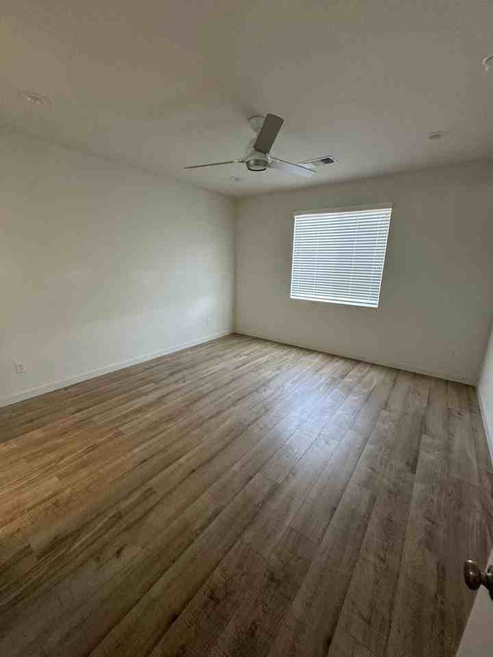 15028 Winslow Way - Photo 3 of 27