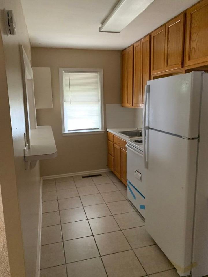 1315 Merchant St - Photo 5 of 12