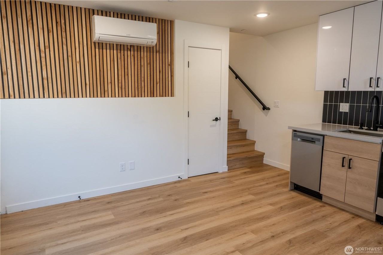 9234 35th Ave Sw #D - Photo 3 of 15