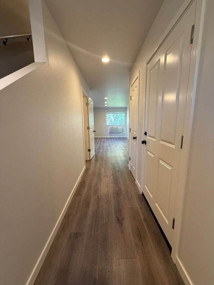 43 Samantha Ct - Photo 4 of 29