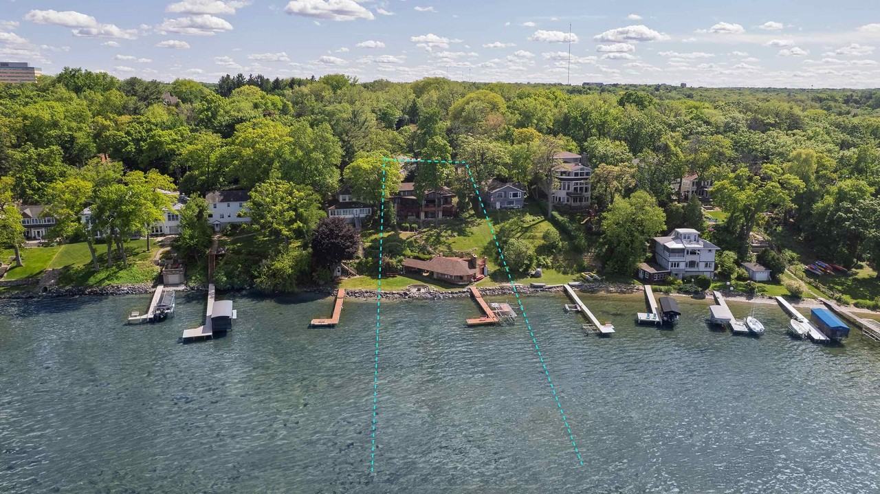 5030 Lake Mendota Dr - Photo 2 of 36