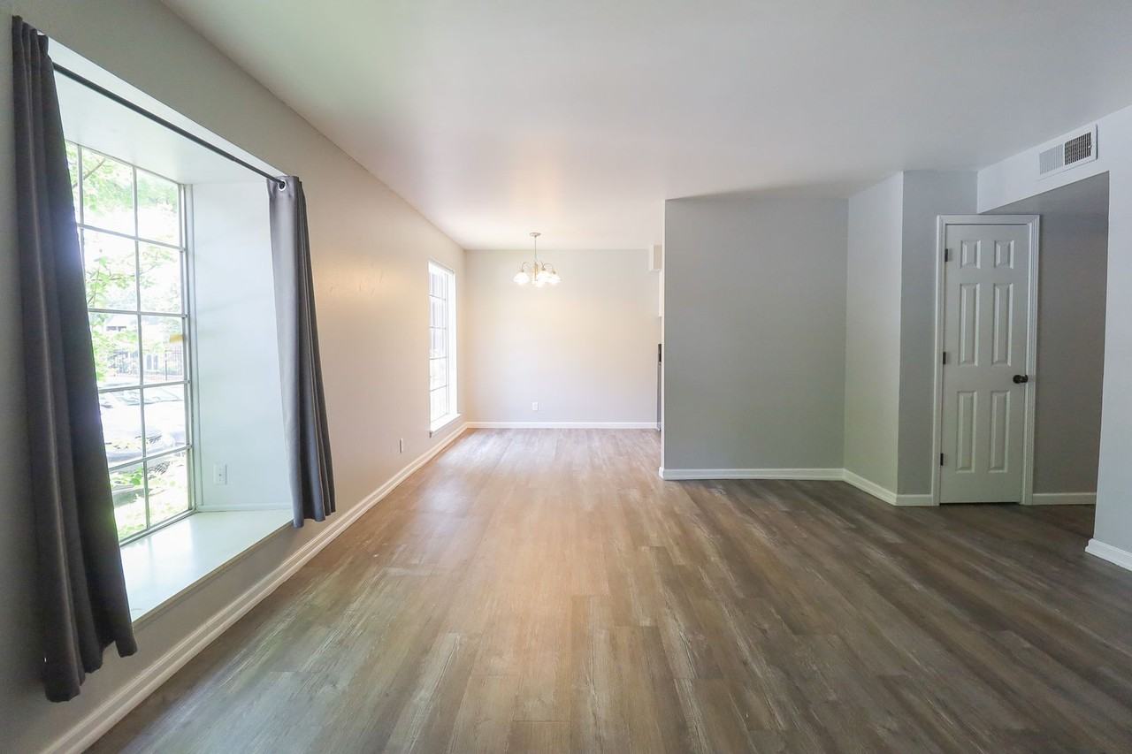 4329 E 68th St #507 - Photo 4 of 17