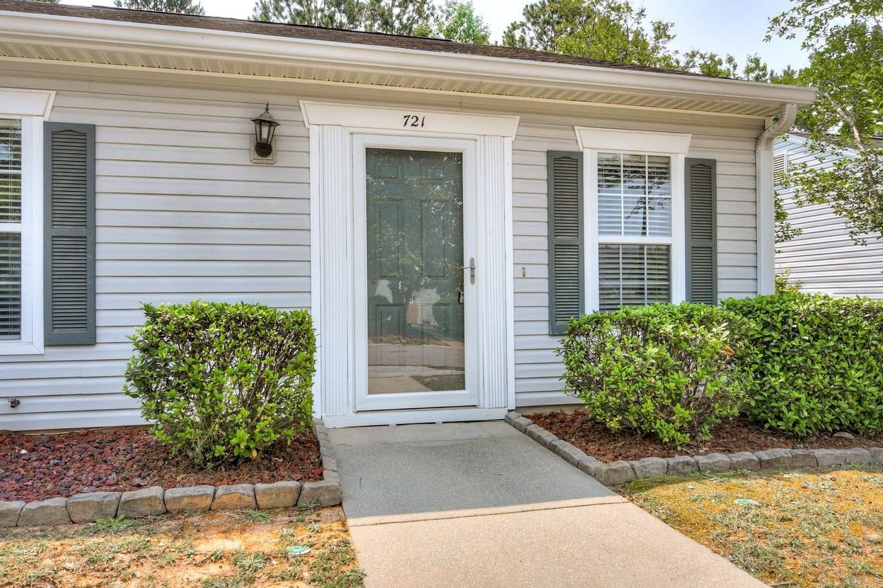 721 Faircloth Ct - Photo 4 of 25
