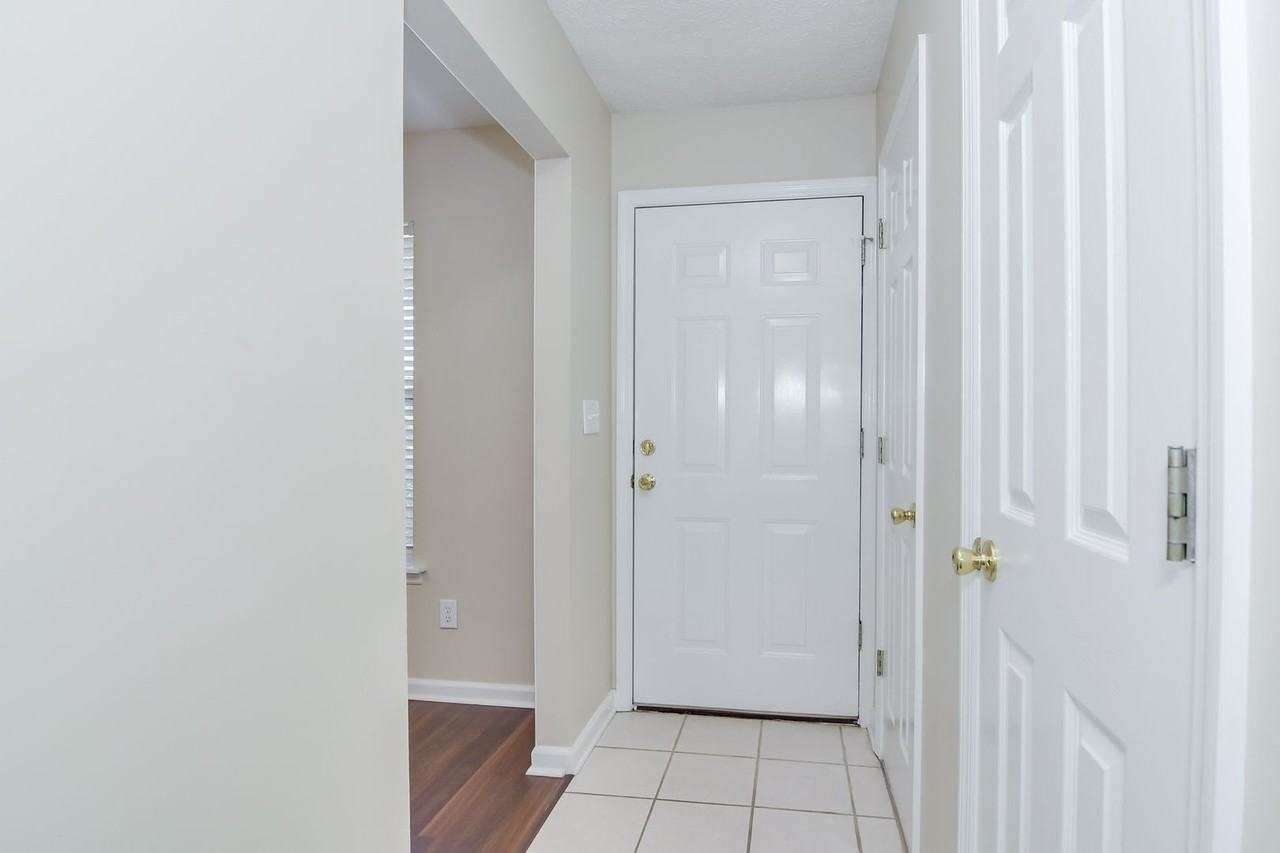 721 Faircloth Ct - Photo 5 of 25