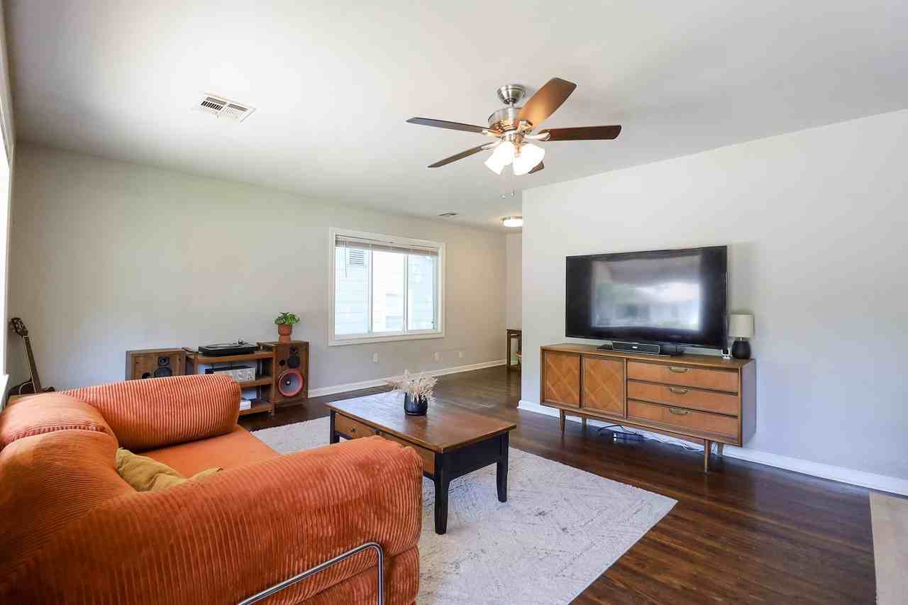 1415 N Cheyenne Ave - Photo 3 of 21