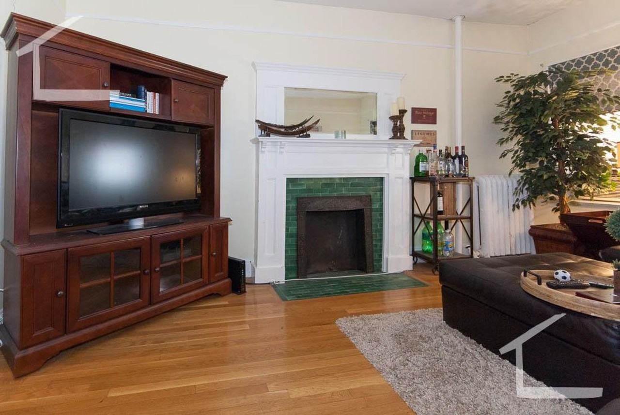 1307 Commonwealth Ave - Photo 2 of 7