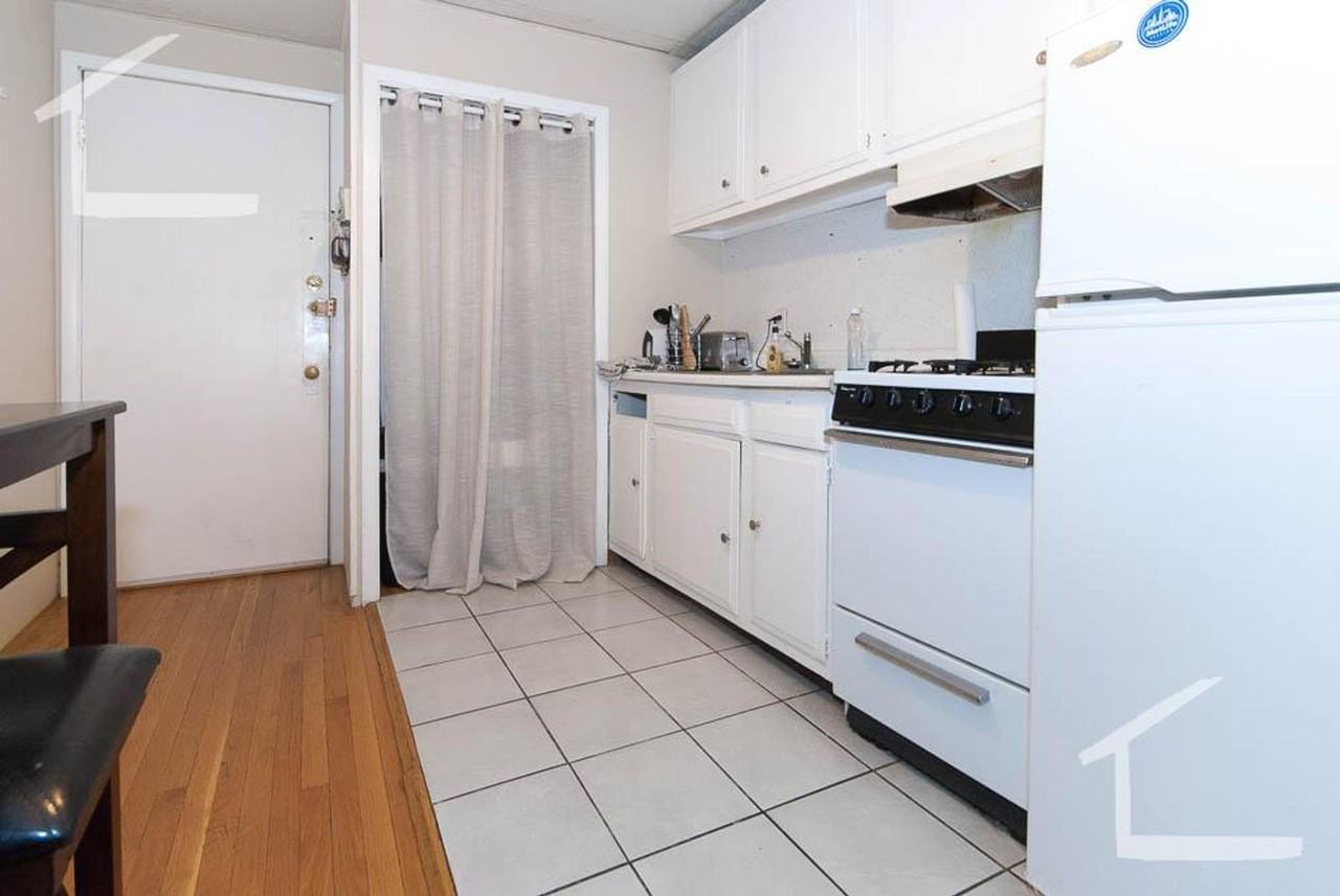 1307 Commonwealth Ave - Photo 3 of 7