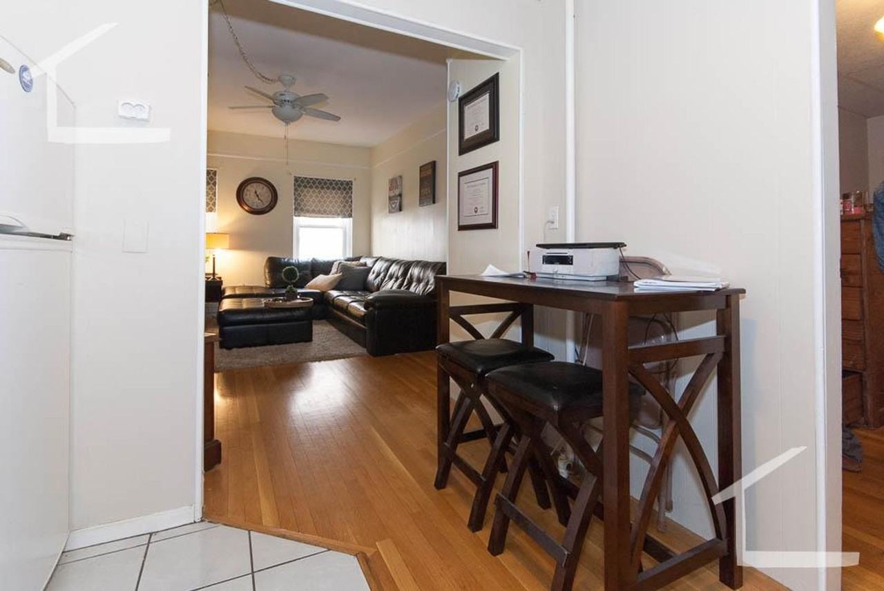 1307 Commonwealth Ave - Photo 4 of 7