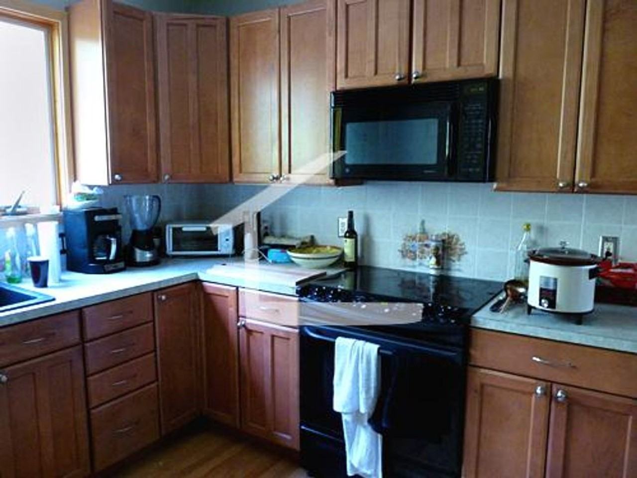 27 Raymond St - Photo 3 of 11