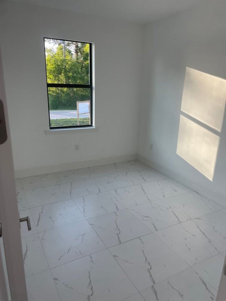 2425 Millie Ave S - Photo 7 of 13