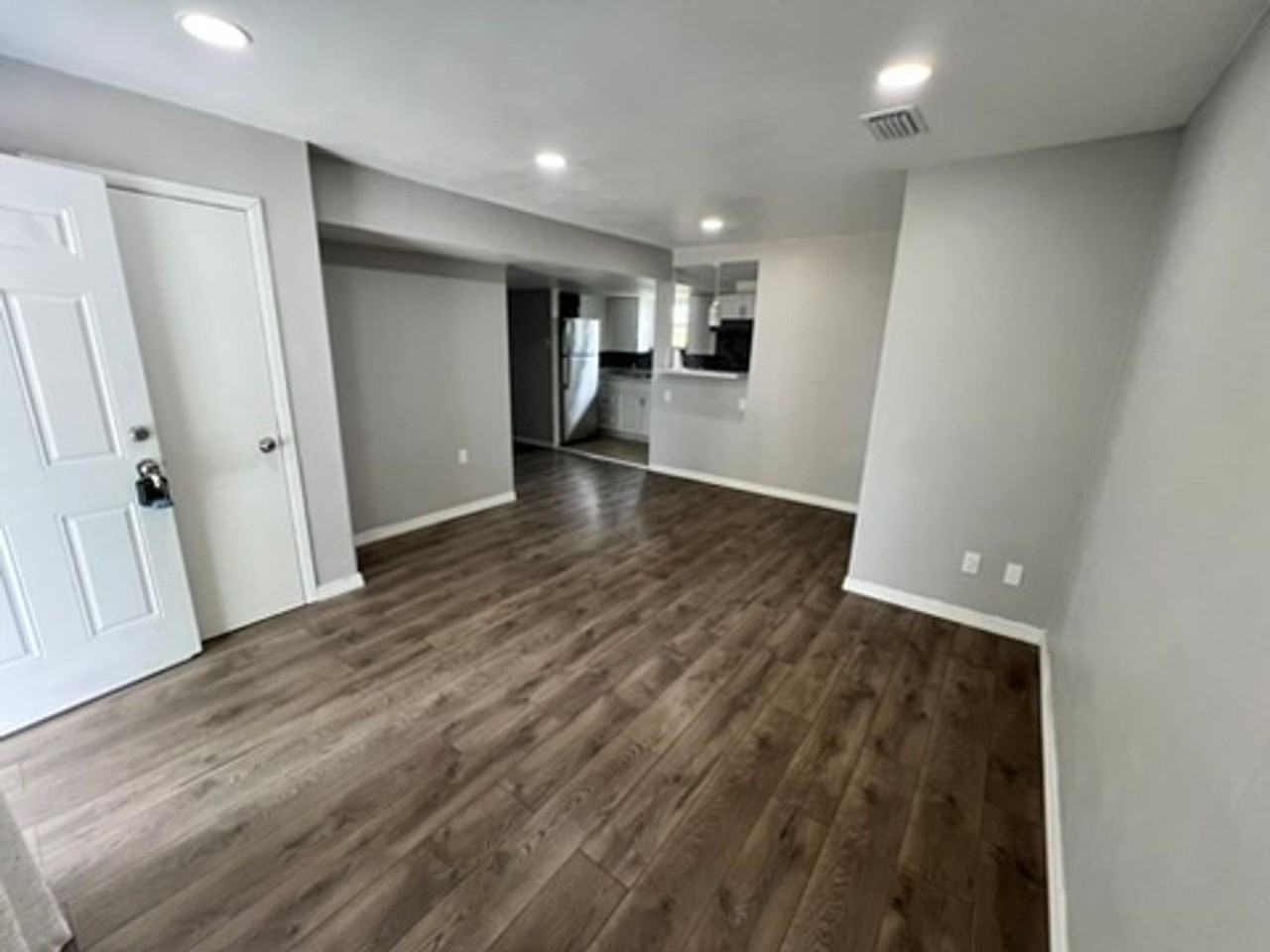 5750 10th St N - Photo 2 of 8