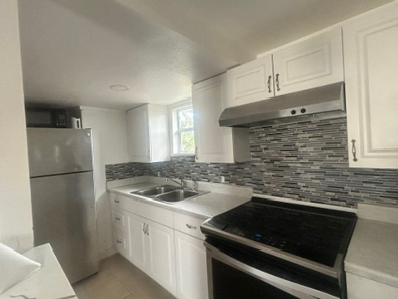 5750 10th St N - Photo 3 of 8