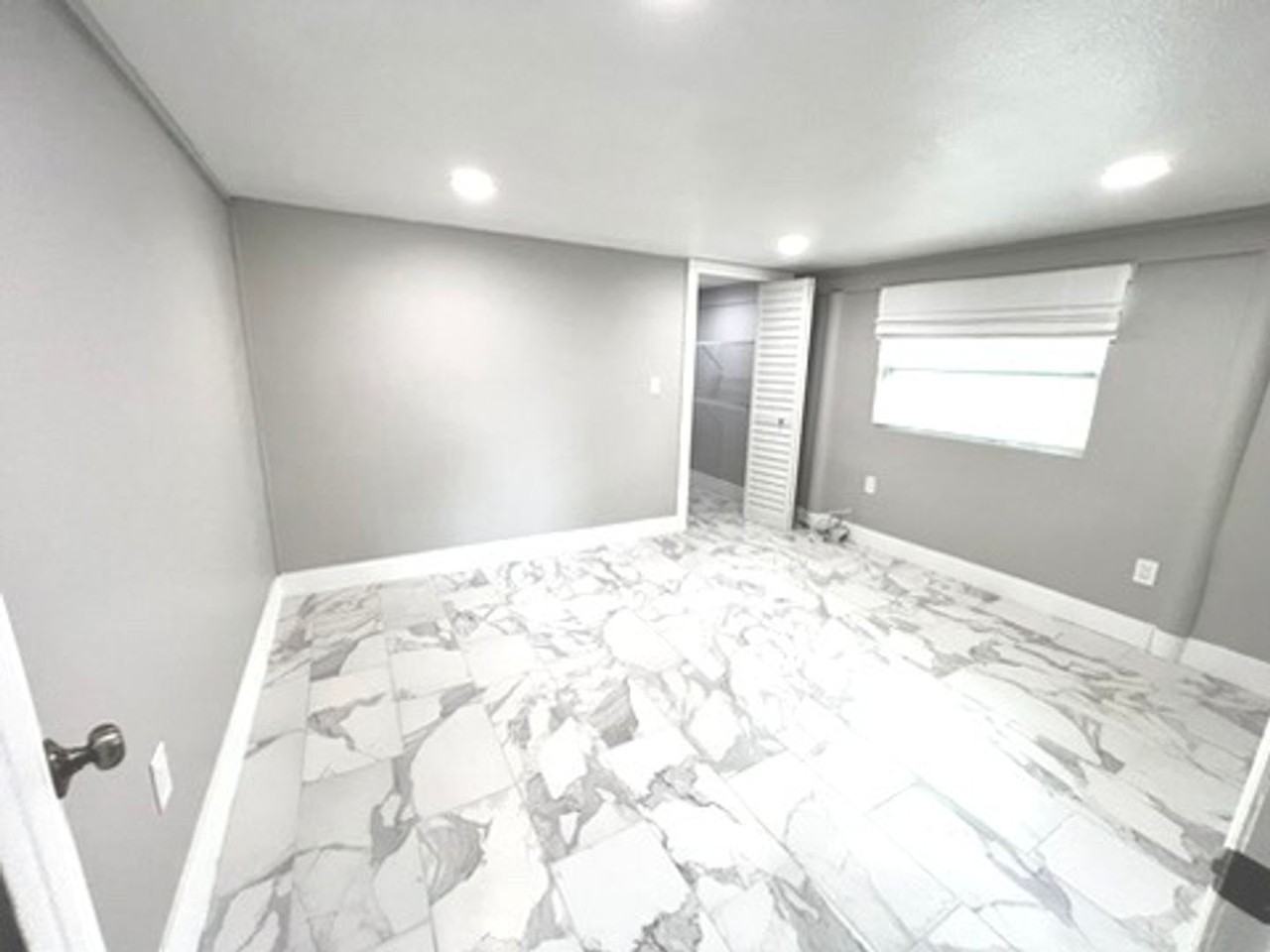 5750 10th St N - Photo 5 of 8