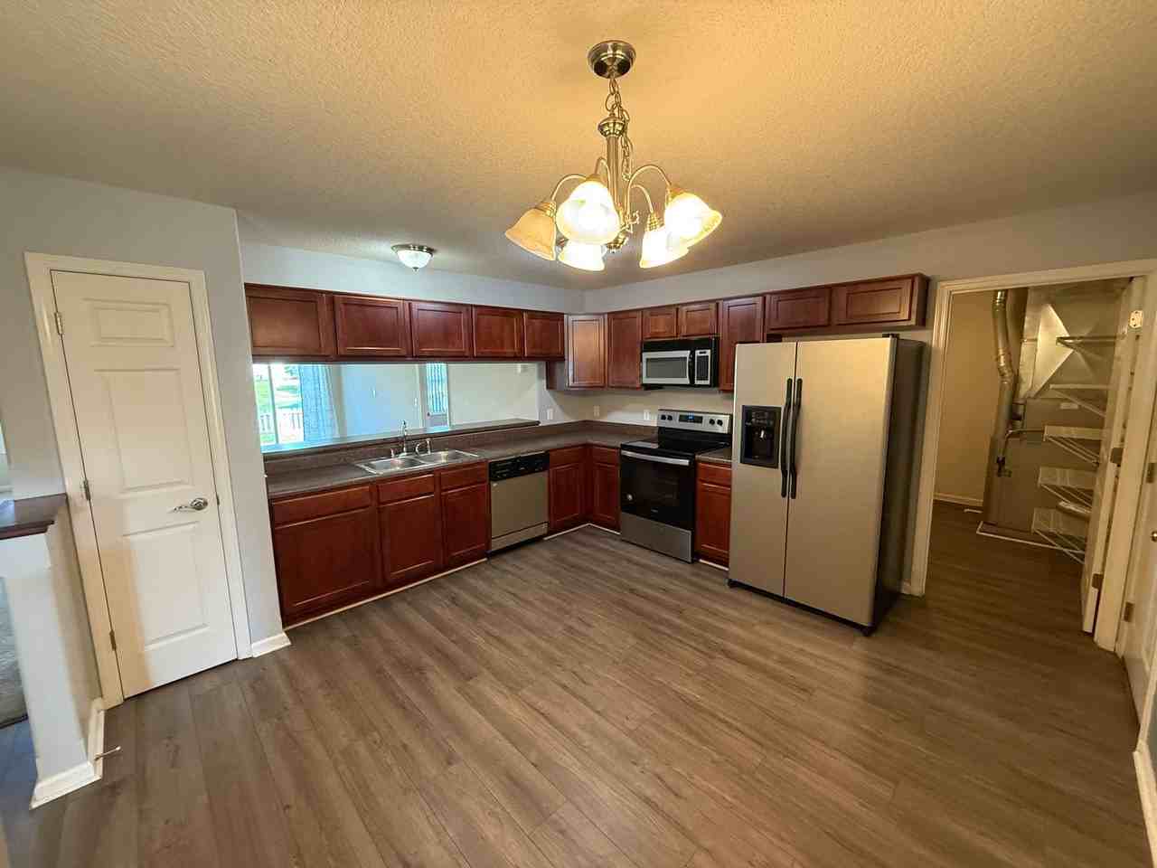 3921 Stanton Hall Pkwy - Photo 5 of 24