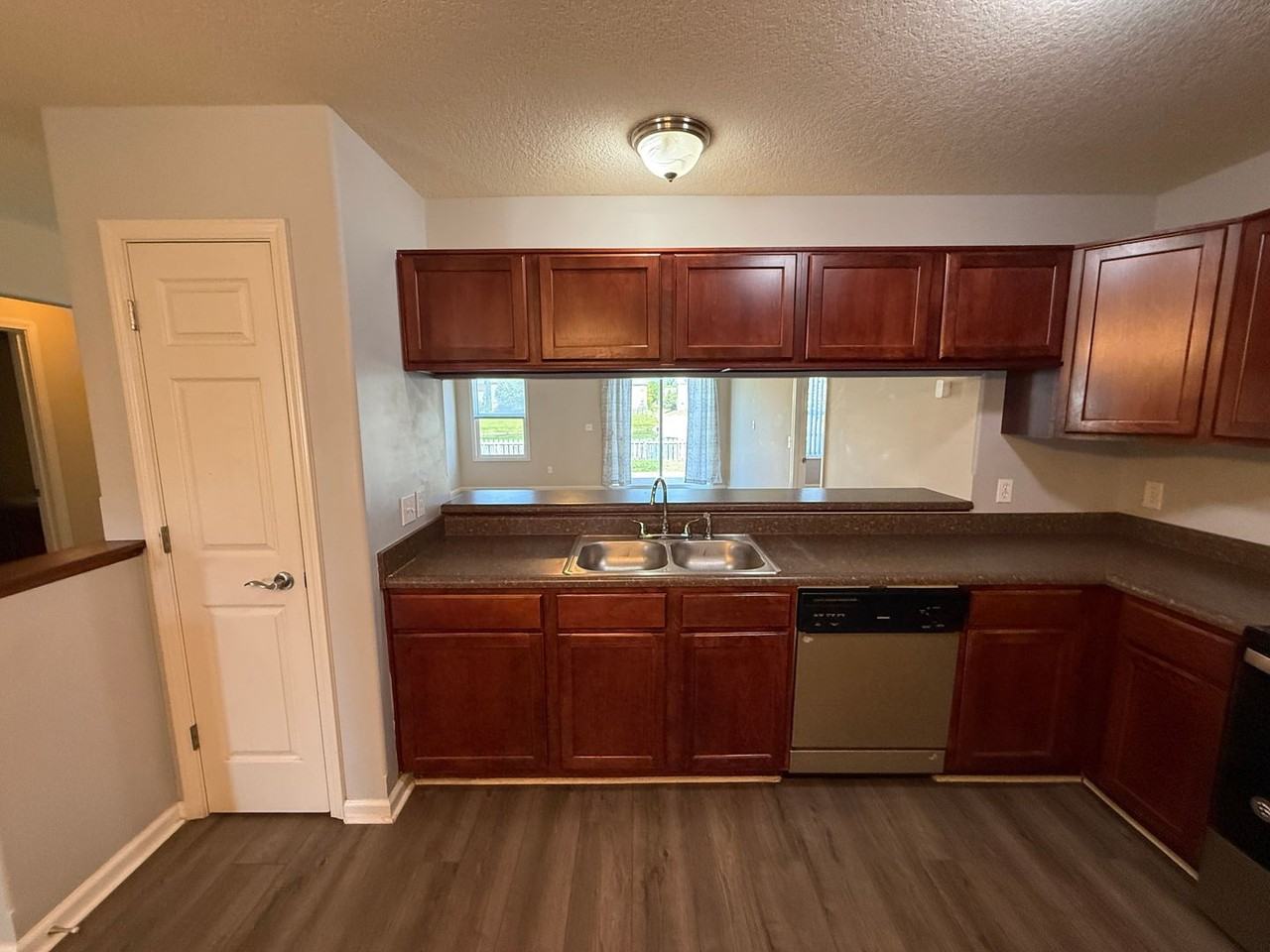 3921 Stanton Hall Pkwy - Photo 6 of 24