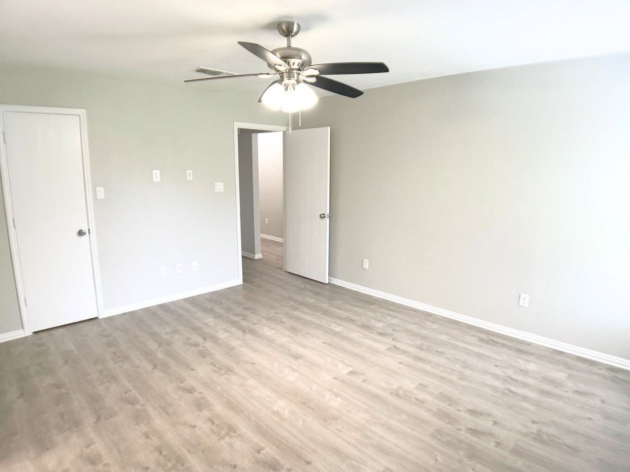 3913 Periwinkle Dr - Photo 6 of 13