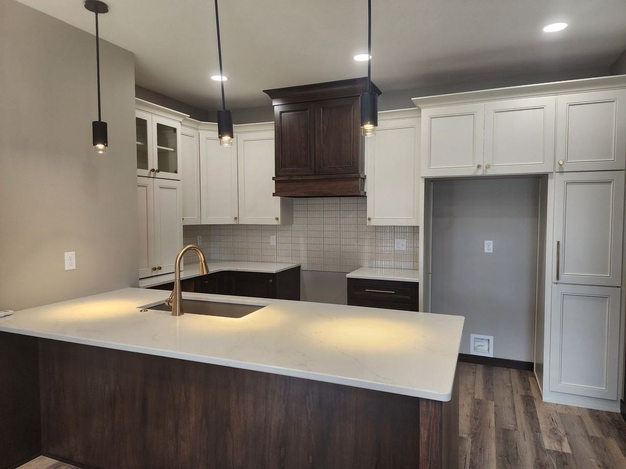 8617 W Shoreline Pl - Photo 2 of 32