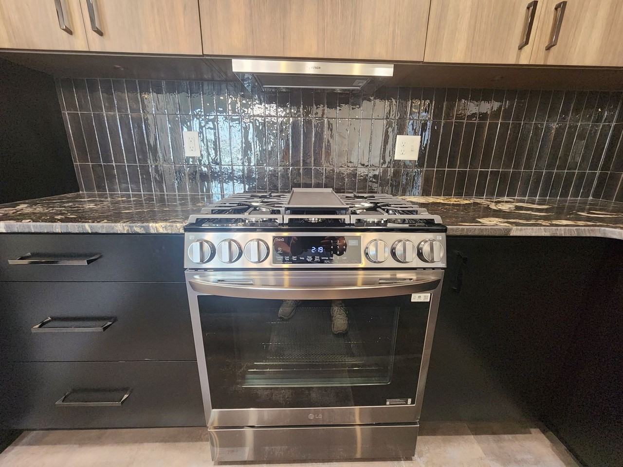 8617 W Shoreline Pl - Photo 4 of 32