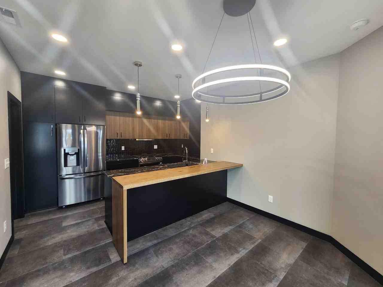 8617 W Shoreline Pl - Photo 7 of 32