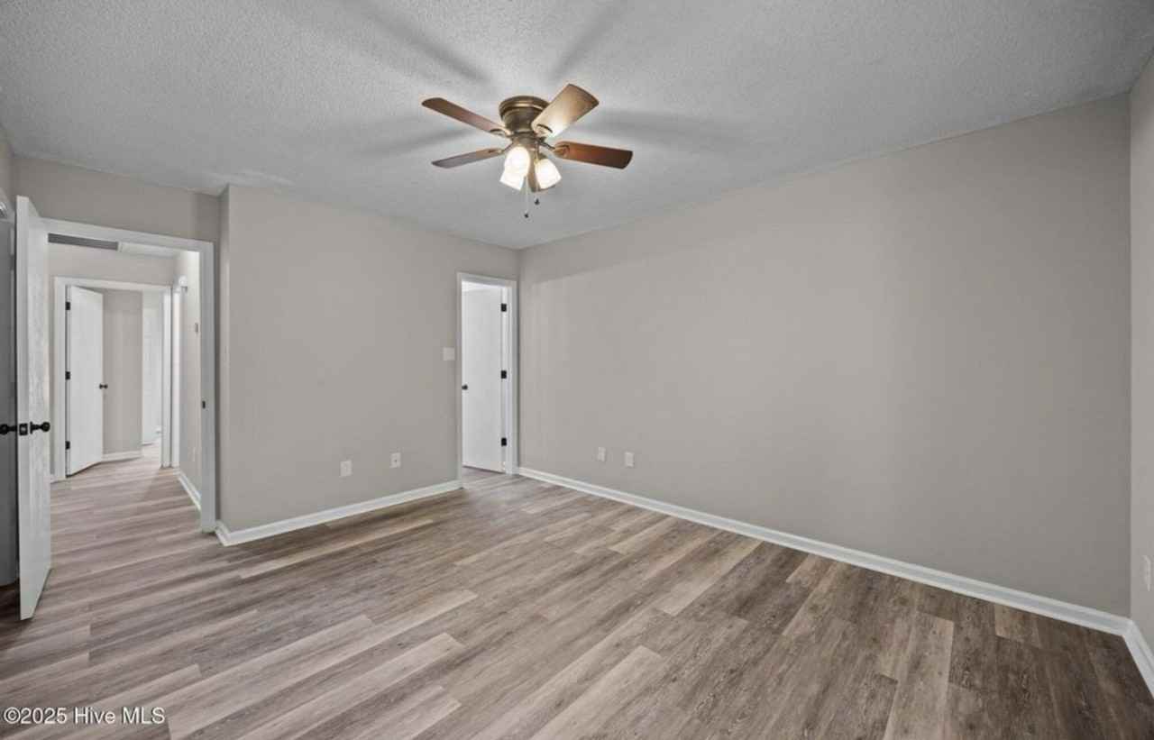 109 Village Ct - Photo 5 of 33