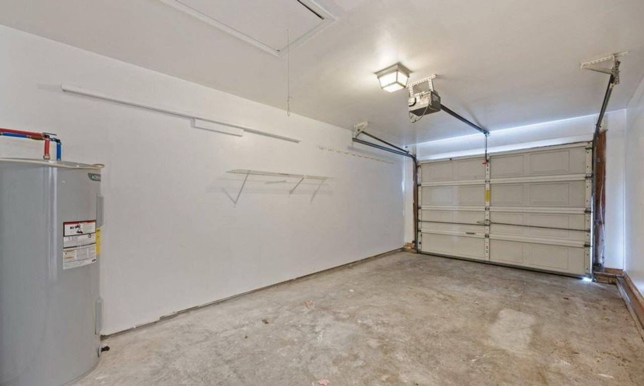 109 Village Ct - Photo 7 of 33