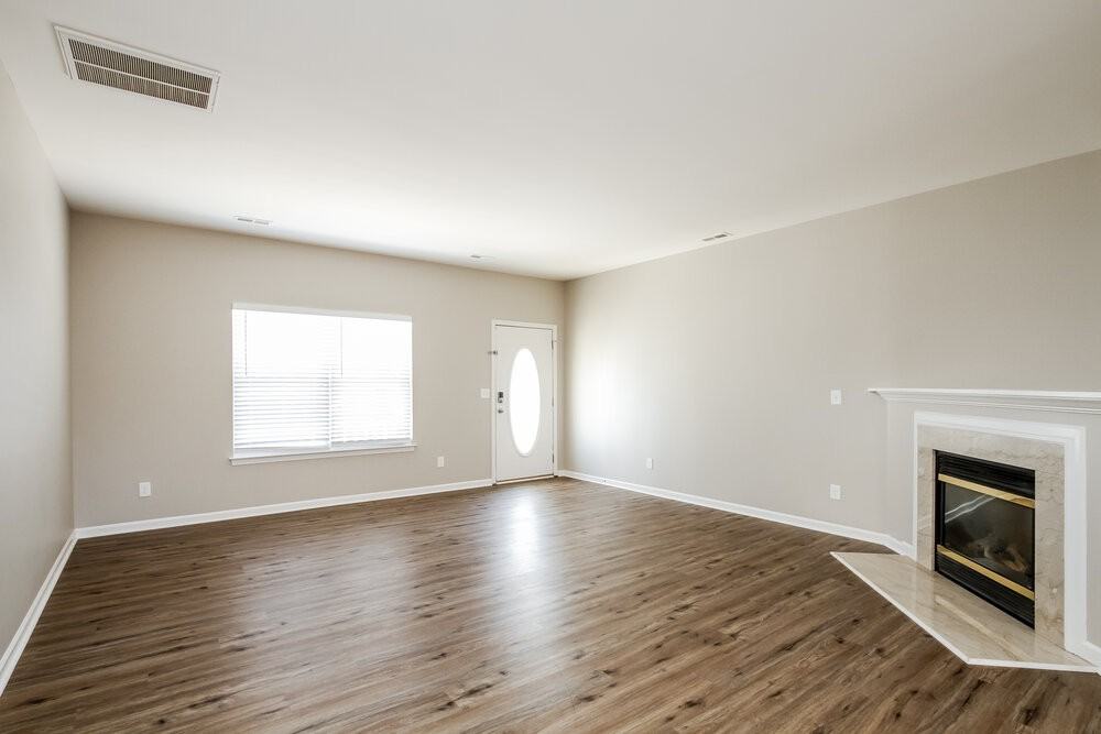102 Clacton Ct - Photo 4 of 17