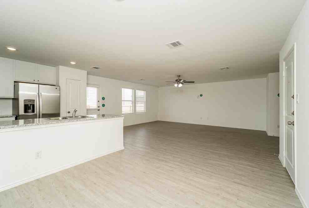 2412 Lake Hls - Photo 7 of 17