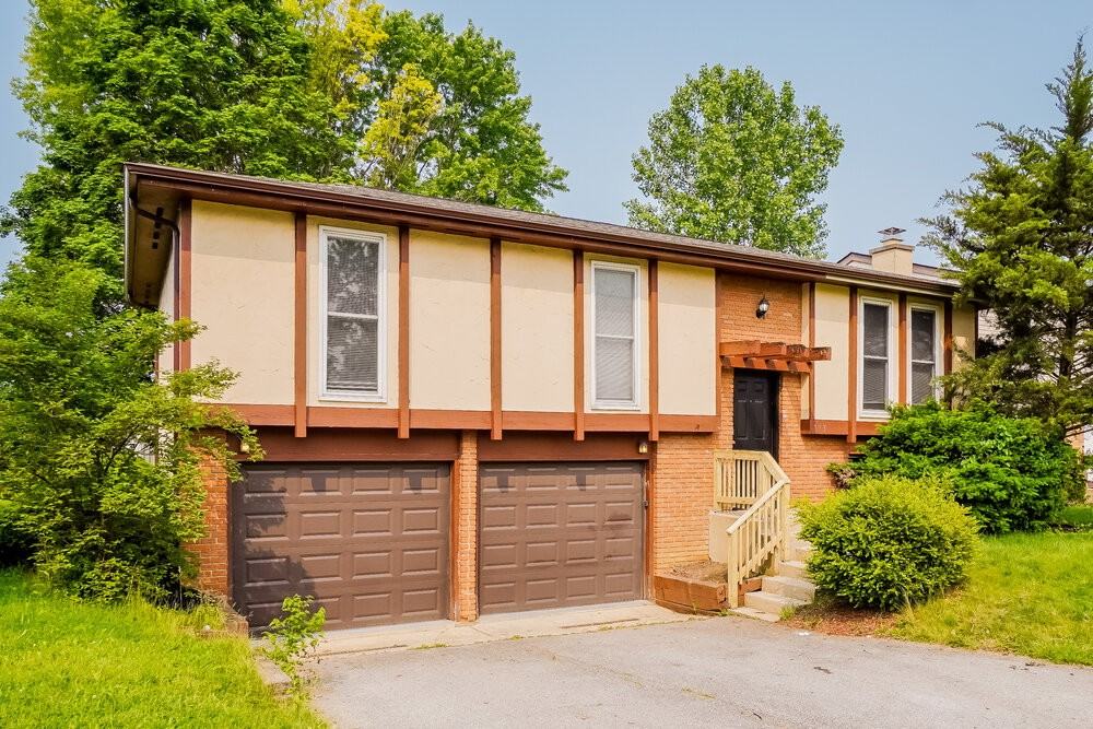 713 Hubbard Rd - Photo 4 of 17
