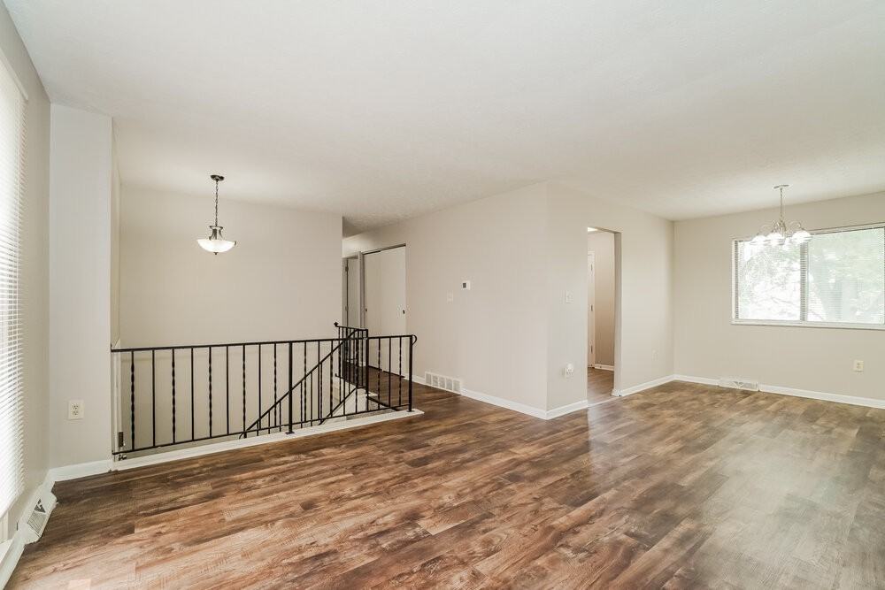 713 Hubbard Rd - Photo 5 of 17
