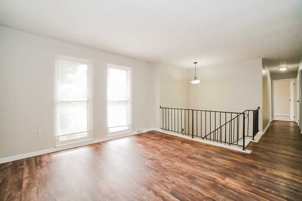 713 Hubbard Rd - Photo 6 of 17