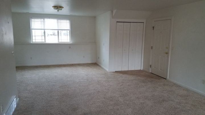 746 Avenue B - Photo 6 of 7