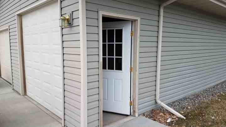 746 Avenue B - Photo 7 of 7