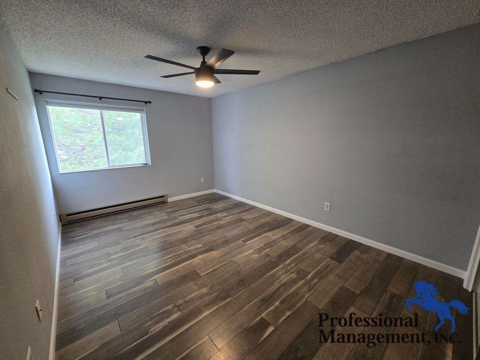 3285 Canyon Dr #15 - Photo 4 of 9