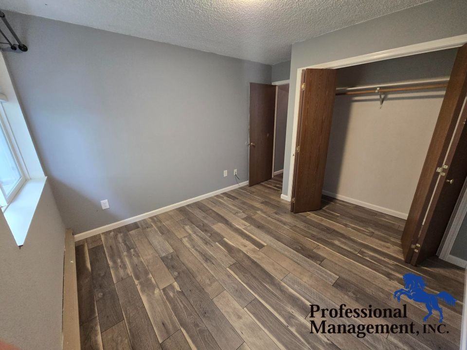 3285 Canyon Dr #15 - Photo 5 of 9