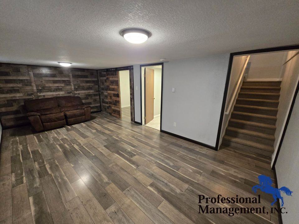 3285 Canyon Dr #15 - Photo 7 of 9