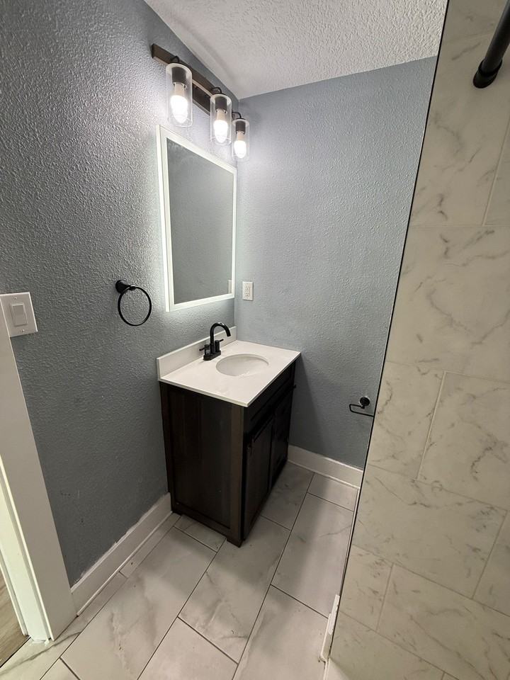 19 E Broad St - Photo 5 of 18