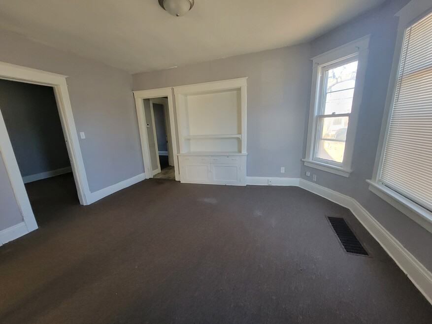 106 W Keefe Ave #4 - Photo 4 of 11