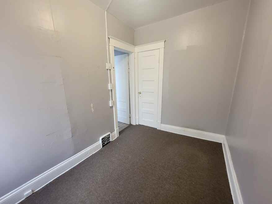 106 W Keefe Ave #4 - Photo 7 of 11