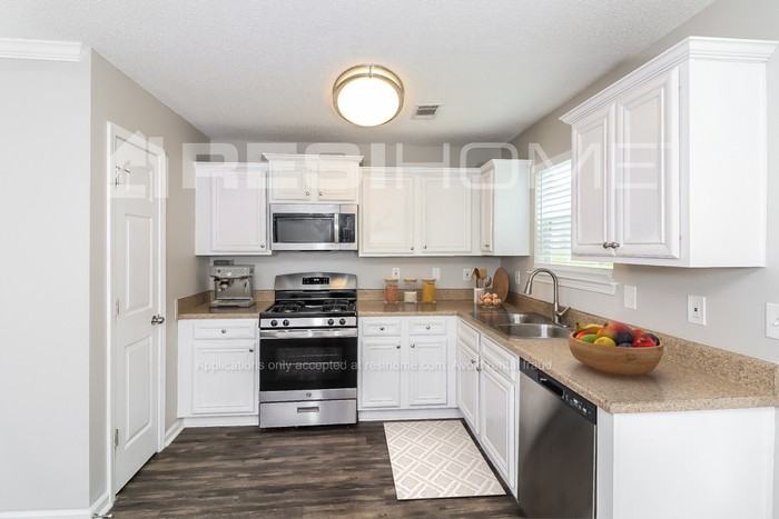 330 Wekiva Ct - Photo 2 of 17