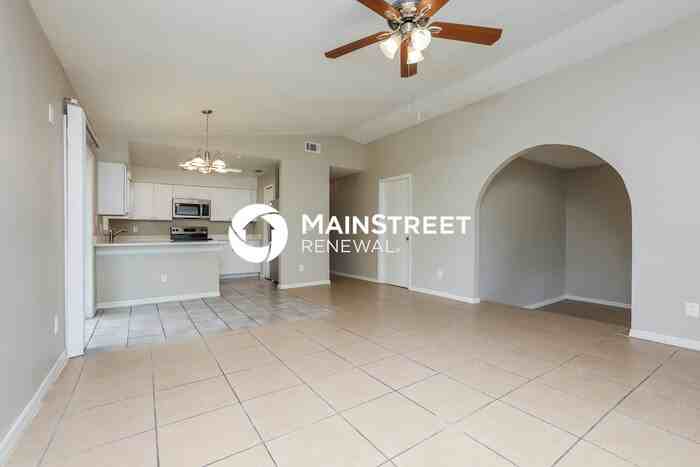 902 24th St - Photo 3 of 16