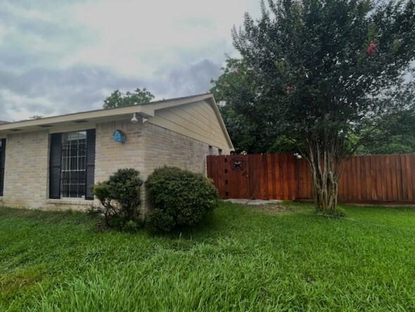1406 Crawley Ct - Photo 2 of 19