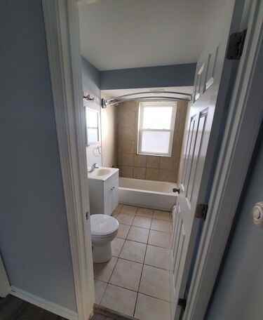 1024 E Division St #A - Photo 4 of 8